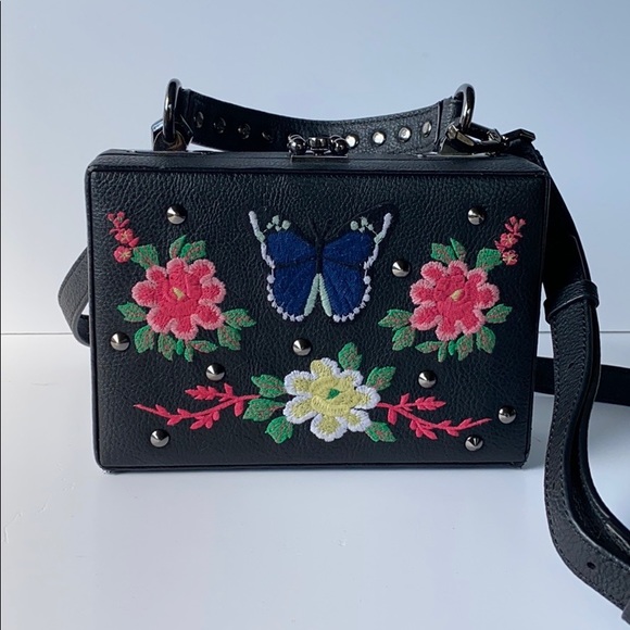 Nasty Gal Girl Boss Crossbody Trunk - Picture 3 of 6